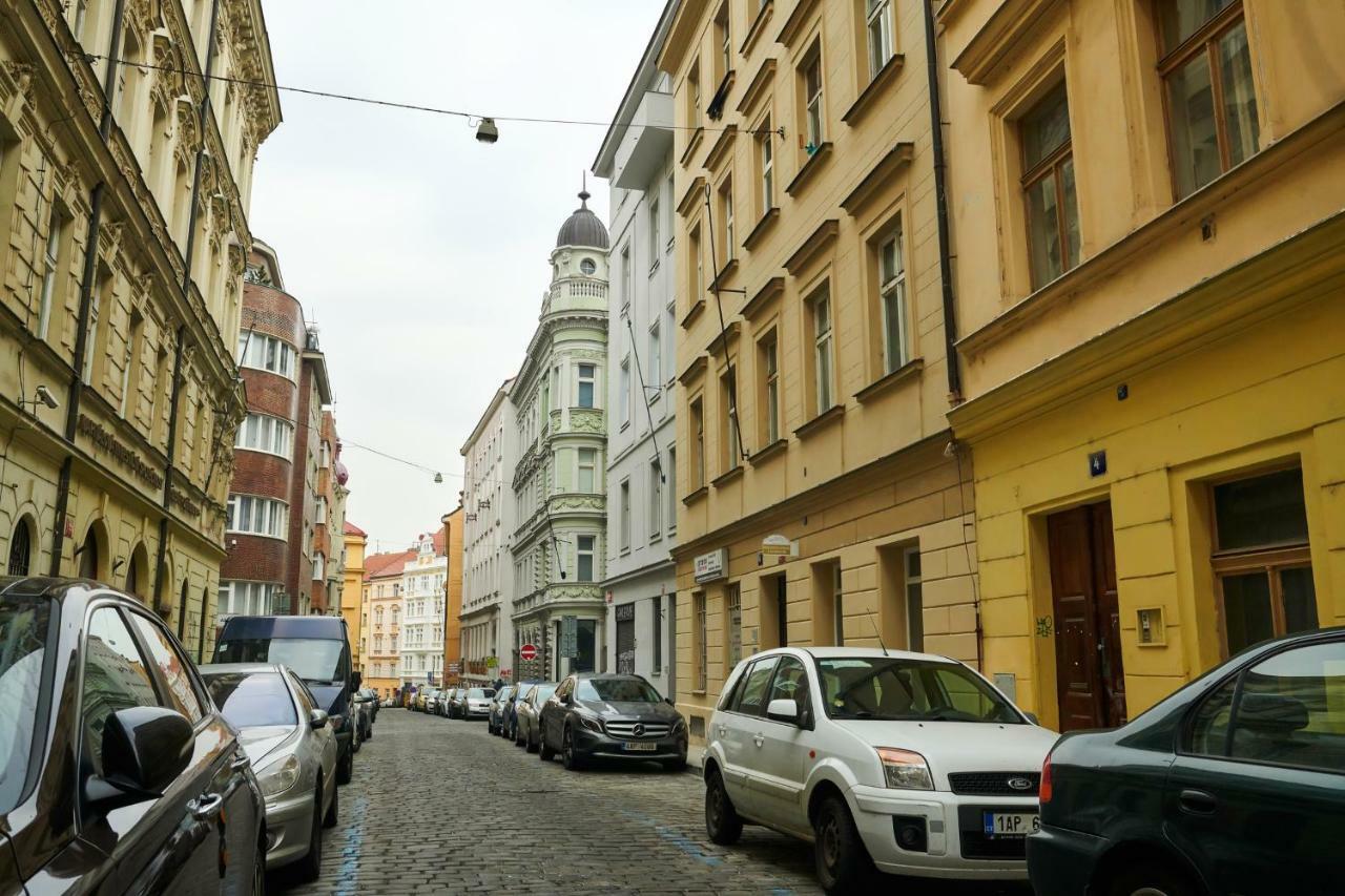New Moderated školská